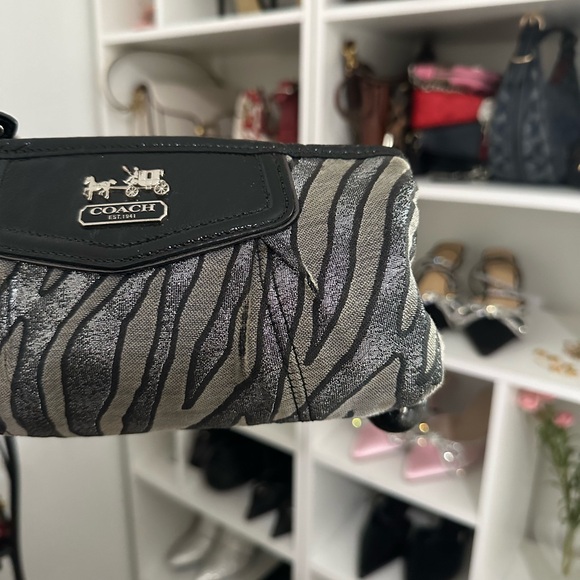 SOLD OUT - Picture 6 of 6